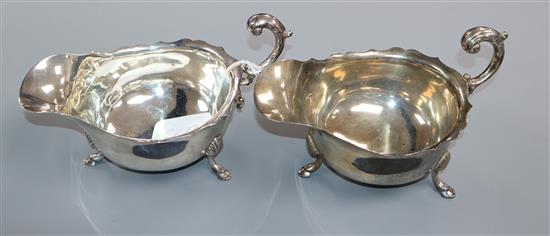 A pair of George V silver sauceboats, Birmingham, 1925, 11.5 oz.